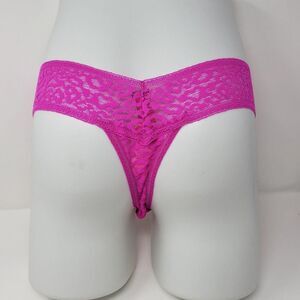 Victoria's Secret Thong Panties Womens One Size Pink The Lacie Lace Leopard NEW